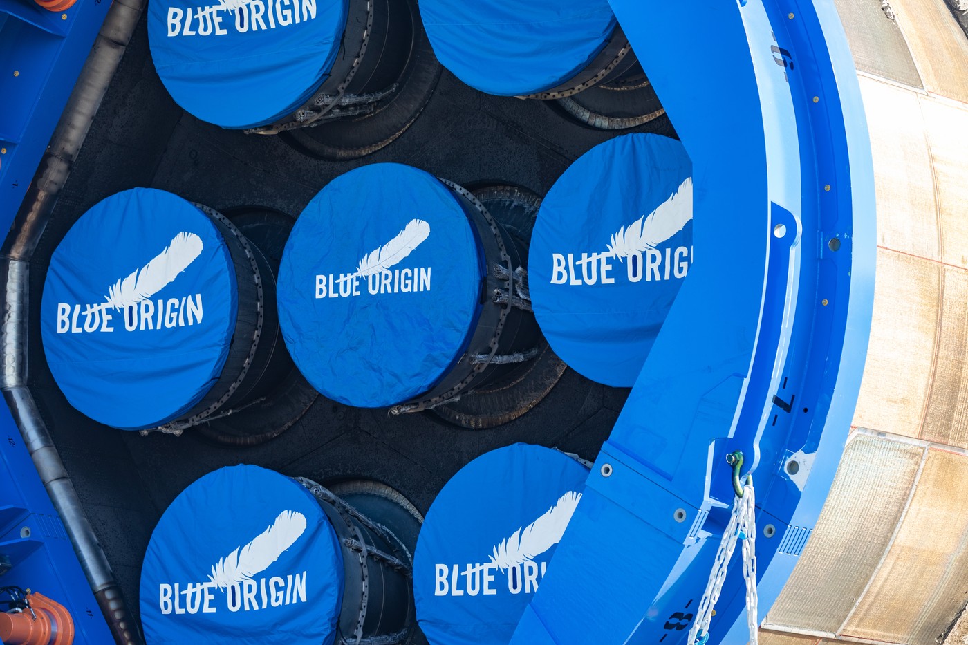 Blue Origin şi-a suspendat lansările spaţiale turistice. Compania lui Jeff Bezos vrea să ducă oameni pe Lună