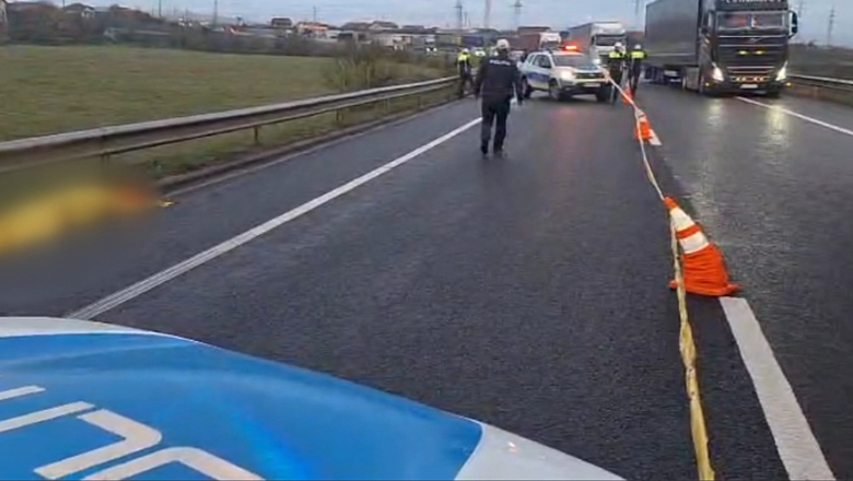 Accident grav pe DN6: o femeie pieton a murit după ce ar fi fost târâtă 500 de metri. Unul dintre șoferi ar fi fugit de la fața locului