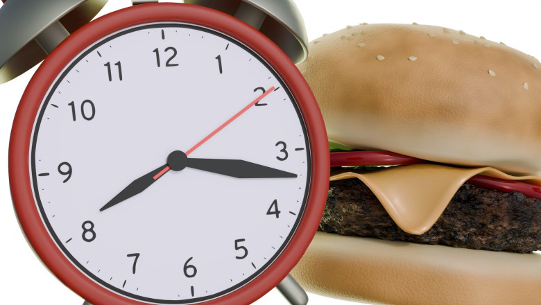 cine seara nopate burger ceas