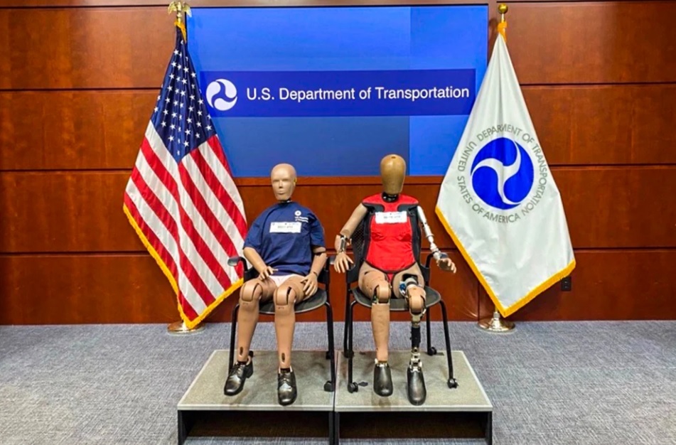 SUA introduc pe piață noul manechin feminin pentru testele de coliziune. „În anumite tipuri de accidente, femeile sunt mai vulnerabile”
