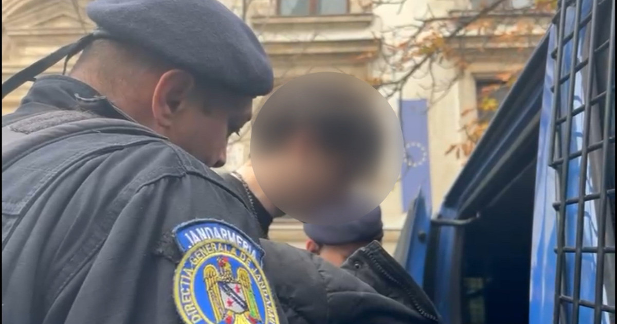 Un șofer beat a lovit trei mașini parcate lângă Curtea de Apel București. Tânărul ar fi consumat și cocaină