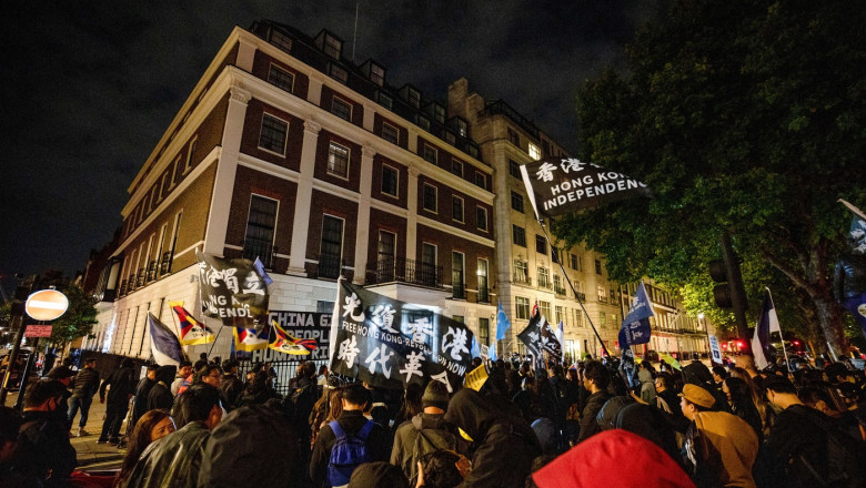 Ambasada Chinei la Londra