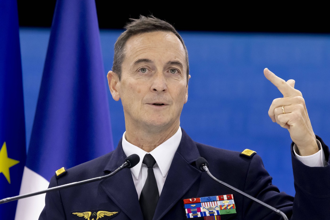 Un general francez spune că țara trebuie să accepte pierderea de vieți printre tineri într-un război. „Dacă nu, suntem în pericol”