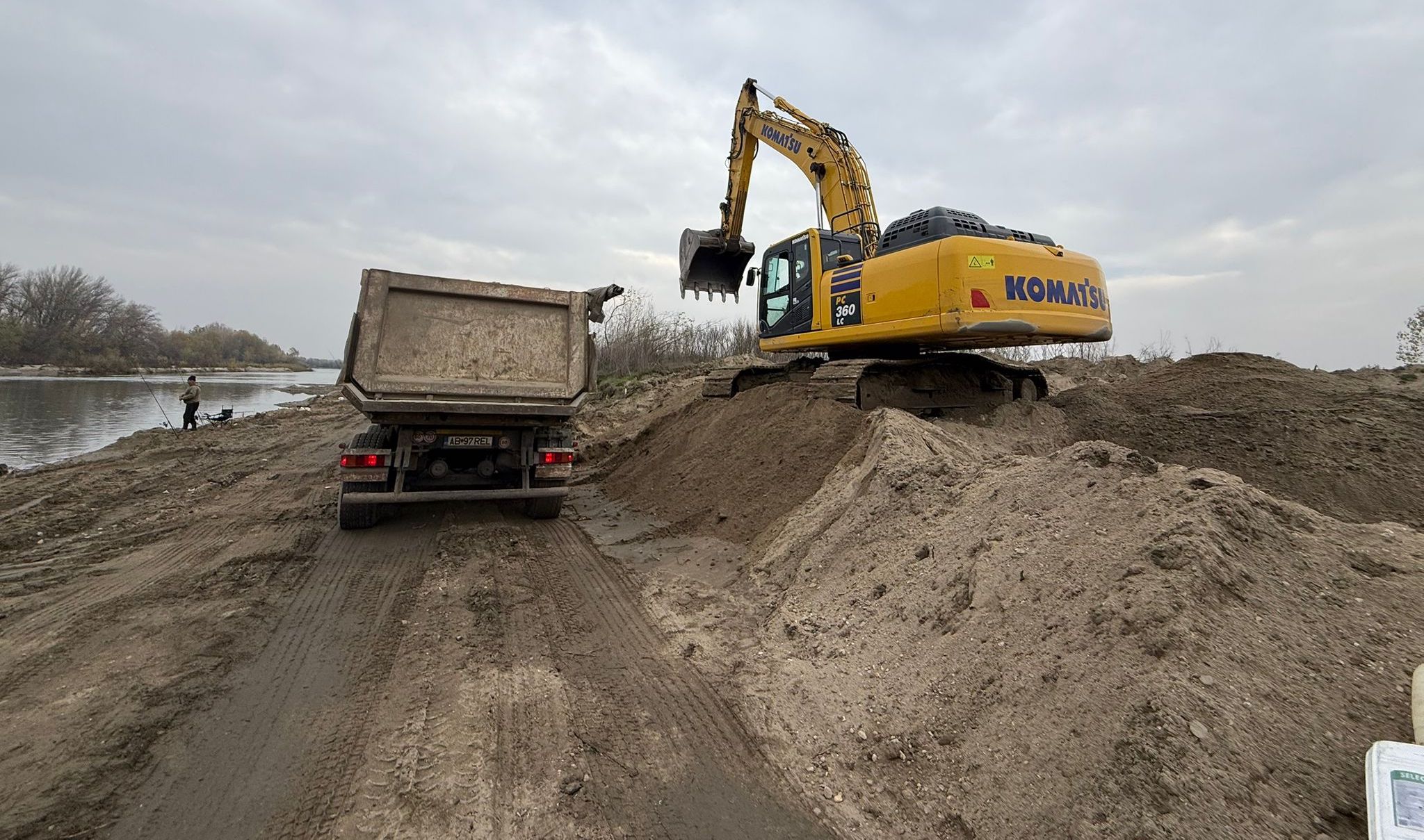 Amenzi de 2,8 milioane de lei după controale la balastiere în patru judeţe. Garda de Mediu: Efectele negative se văd din satelit