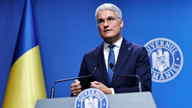 dragos pislaru la microfon