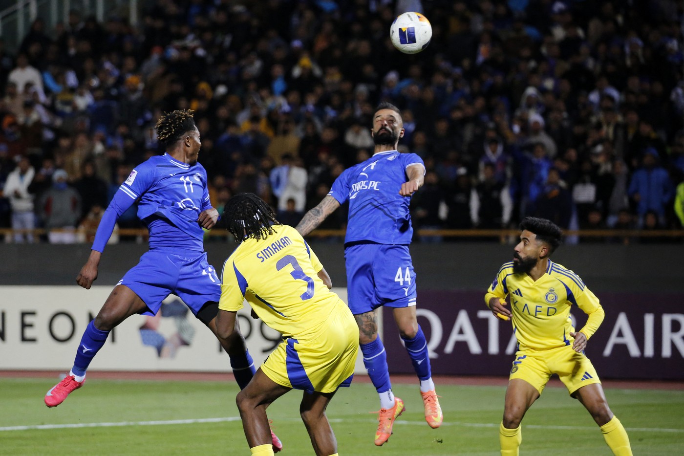 Un fotbalist iranian a fost suspendat după apariţia unei înregistrări video în care consumă alcool