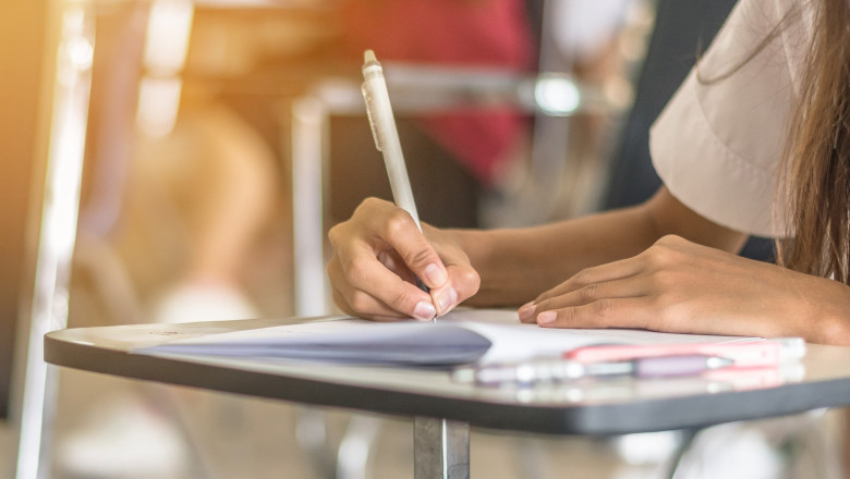 Olimpicii internaționali ai României sunt premiați, dar nu primesc burse: „Mă gândesc să plec, sunt multe opțiuni în străinătate”