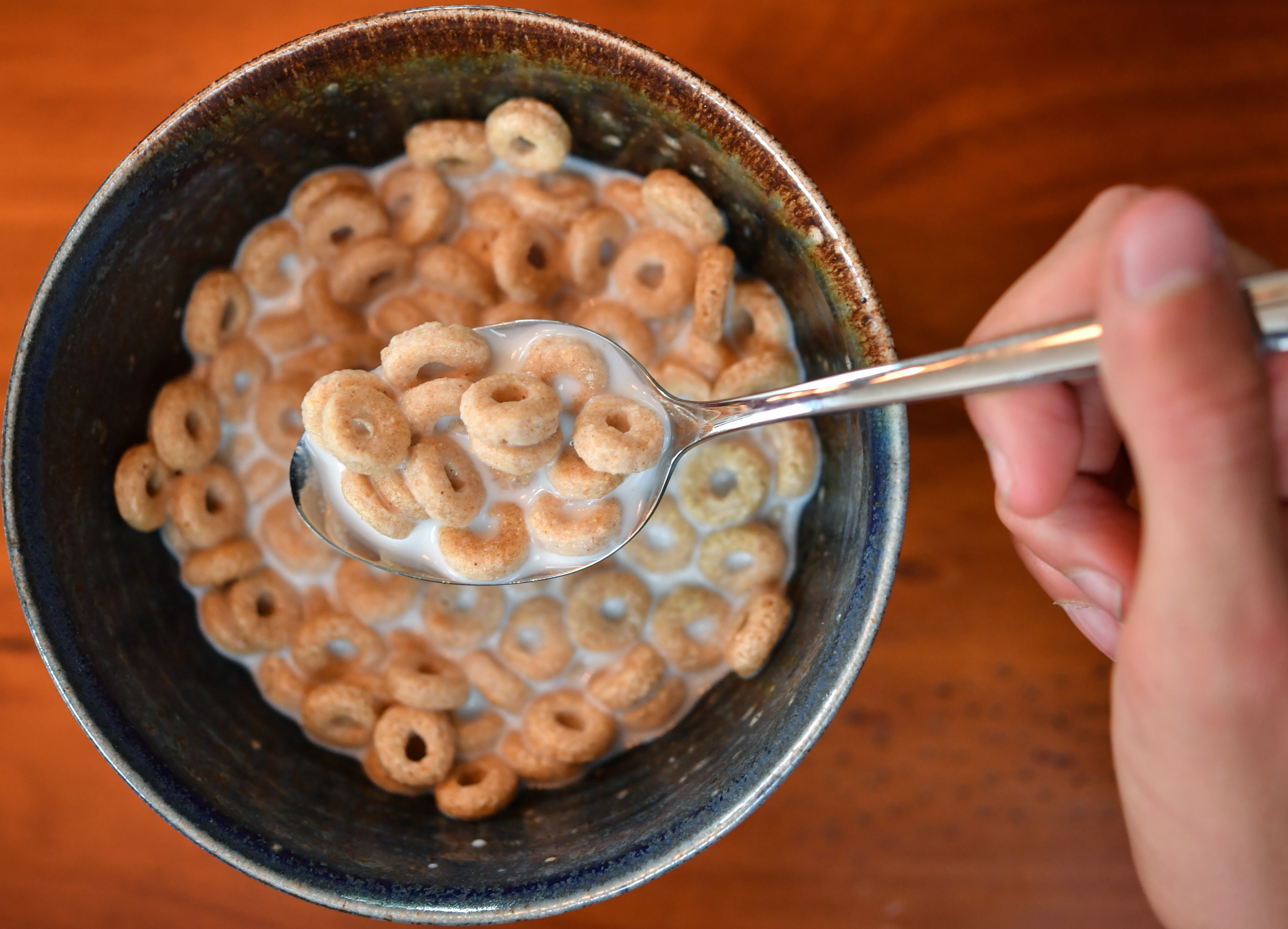 Niveluri ridicate de „chimicale eterne”, găsite în cerealele de mic dejun din Europa. Ce alte alimente sunt contaminate cu TFA (studiu)