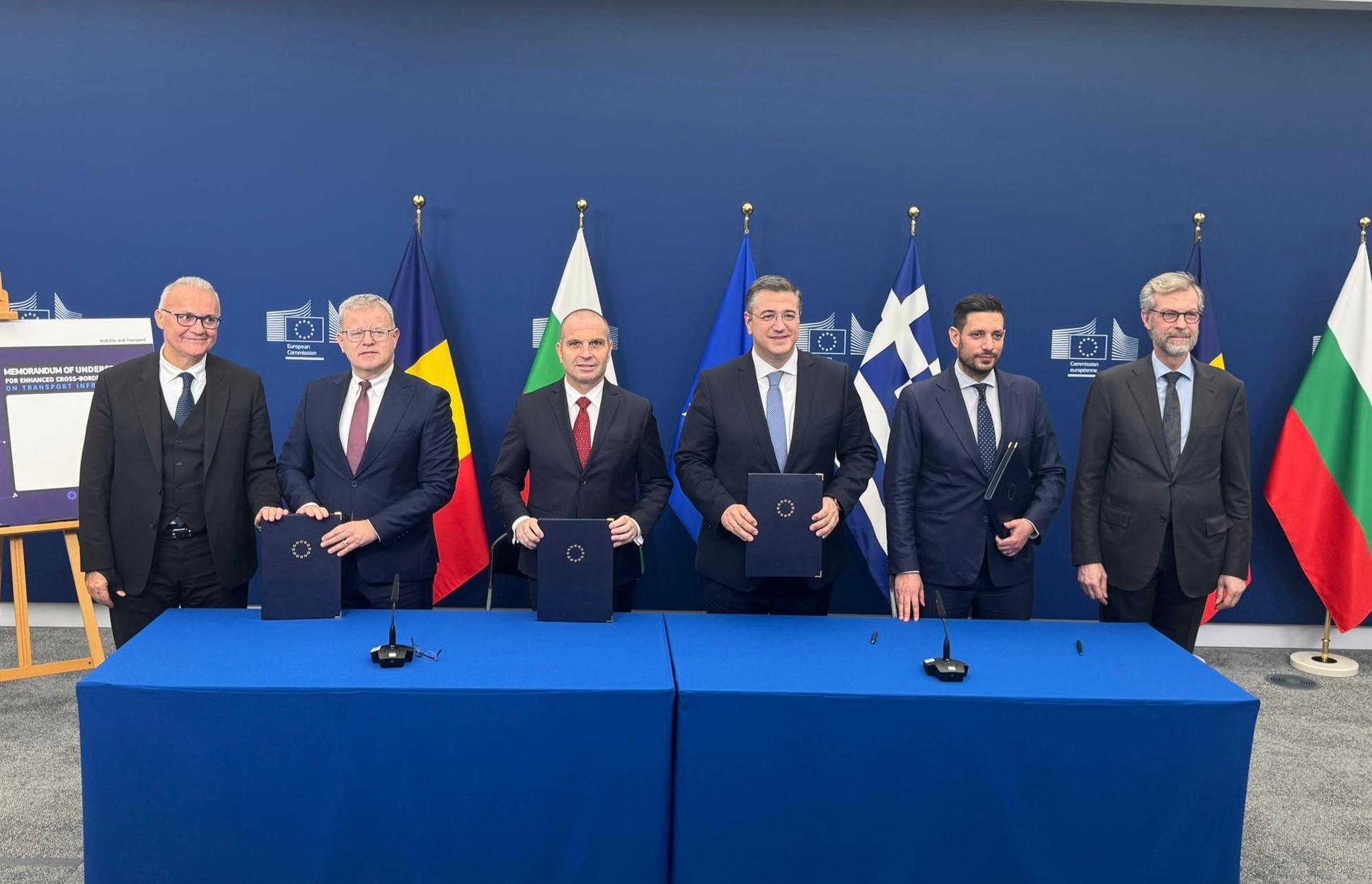 România va avea trei noi poduri peste Dunăre. Memorandumul cu Bulgaria și Grecia, pas decisiv pentru coridorul logistic