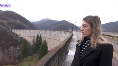 Ministra Mediului, Diana Buzoianu, la barajul Paltinu.