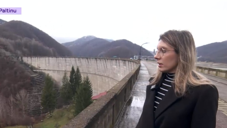 Ministra Mediului, Diana Buzoianu, la barajul Paltinu.