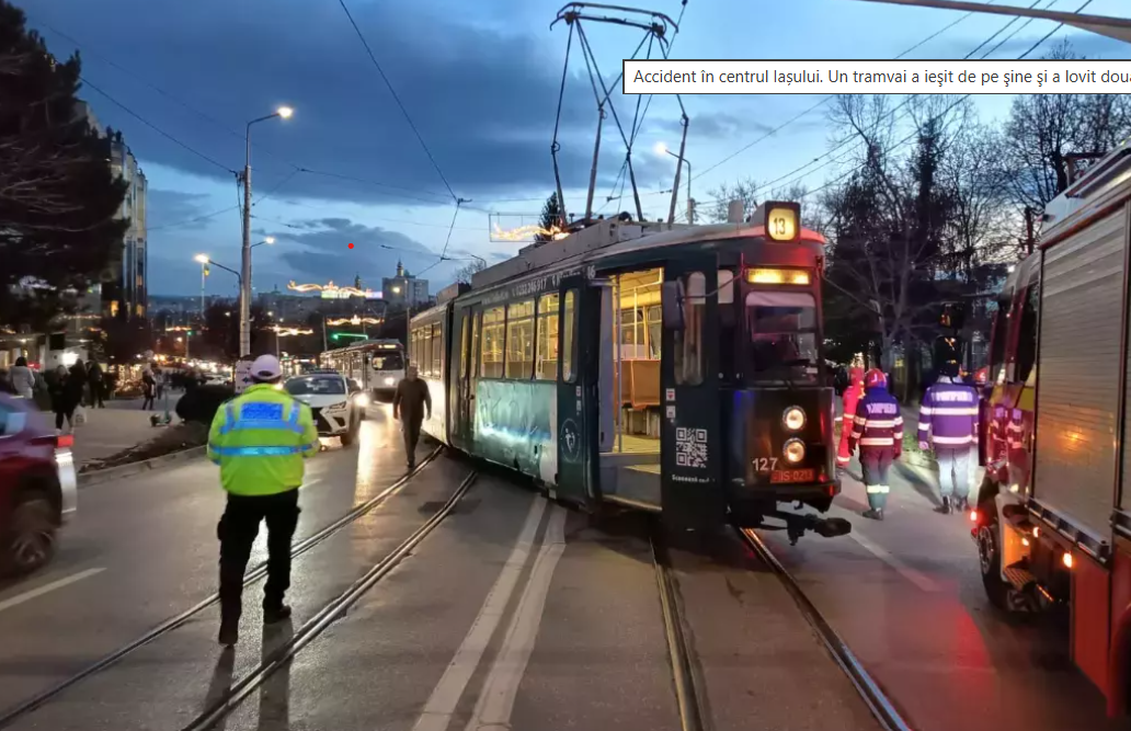Un tramvai a deraiat la Iași, acroșând două vehicule