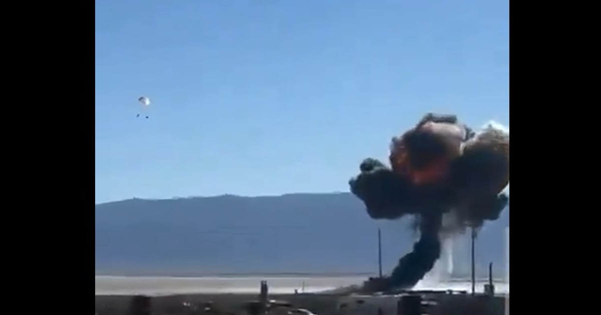 Pilot american se catapultează în Deşertul Mojave