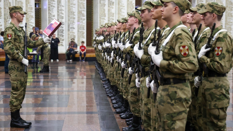 O economie „pe butuci”, prețuri tot mai mici ale petrolului și un sector civil în criză. 2026 se anunță a fi un an dificil pentru Rusia