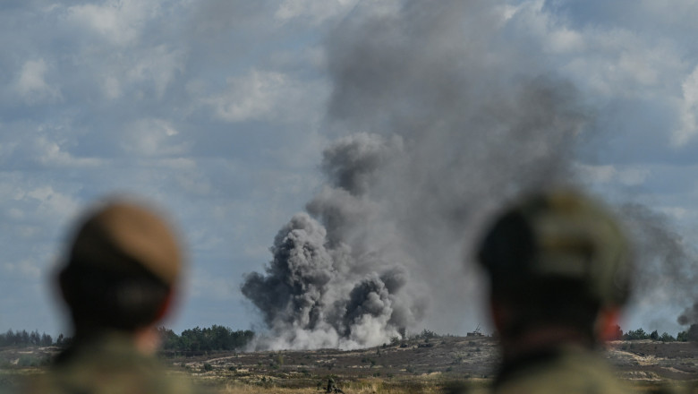 Forțele poloneze, alături de militari NATO, desfășoară exercițiile militare „Iron Defender” pe un poligon din Wierzbiny, lângă Orzysz, Polonia.