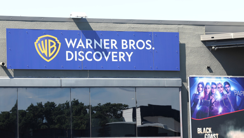 Warner Bros Discovery respinge oferta ostilă a Paramount și mizează pe acordul de 72 de miliarde de dolari cu Netflix