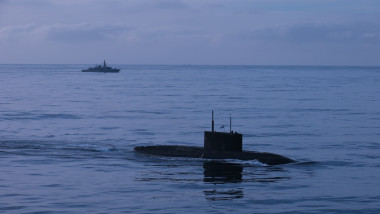 Royal Navy track Russian submarine