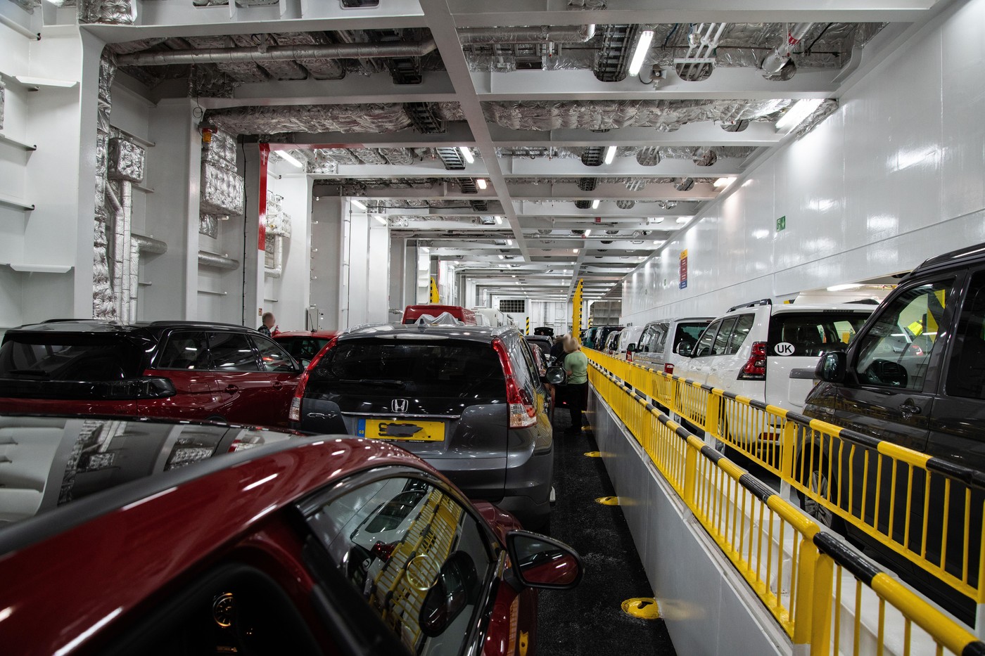 UE amână propunerile mult așteptate de sectorul auto care ar putea relaxa normele privind emisiile