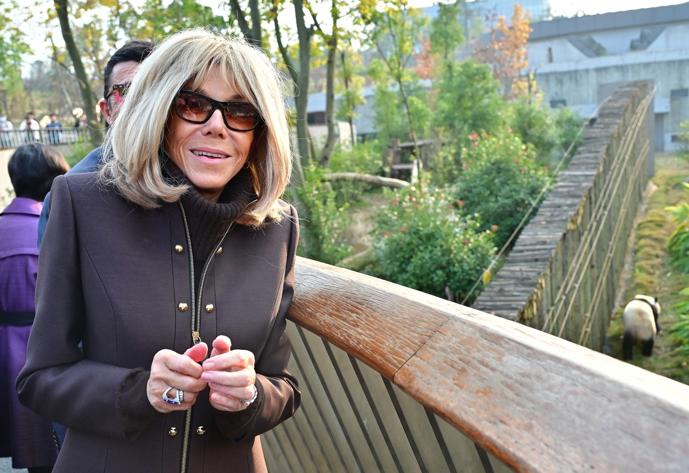 Val de critici împotriva lui Brigitte Macron, după ce a numit mai multe activiste feministe „târfe proaste”