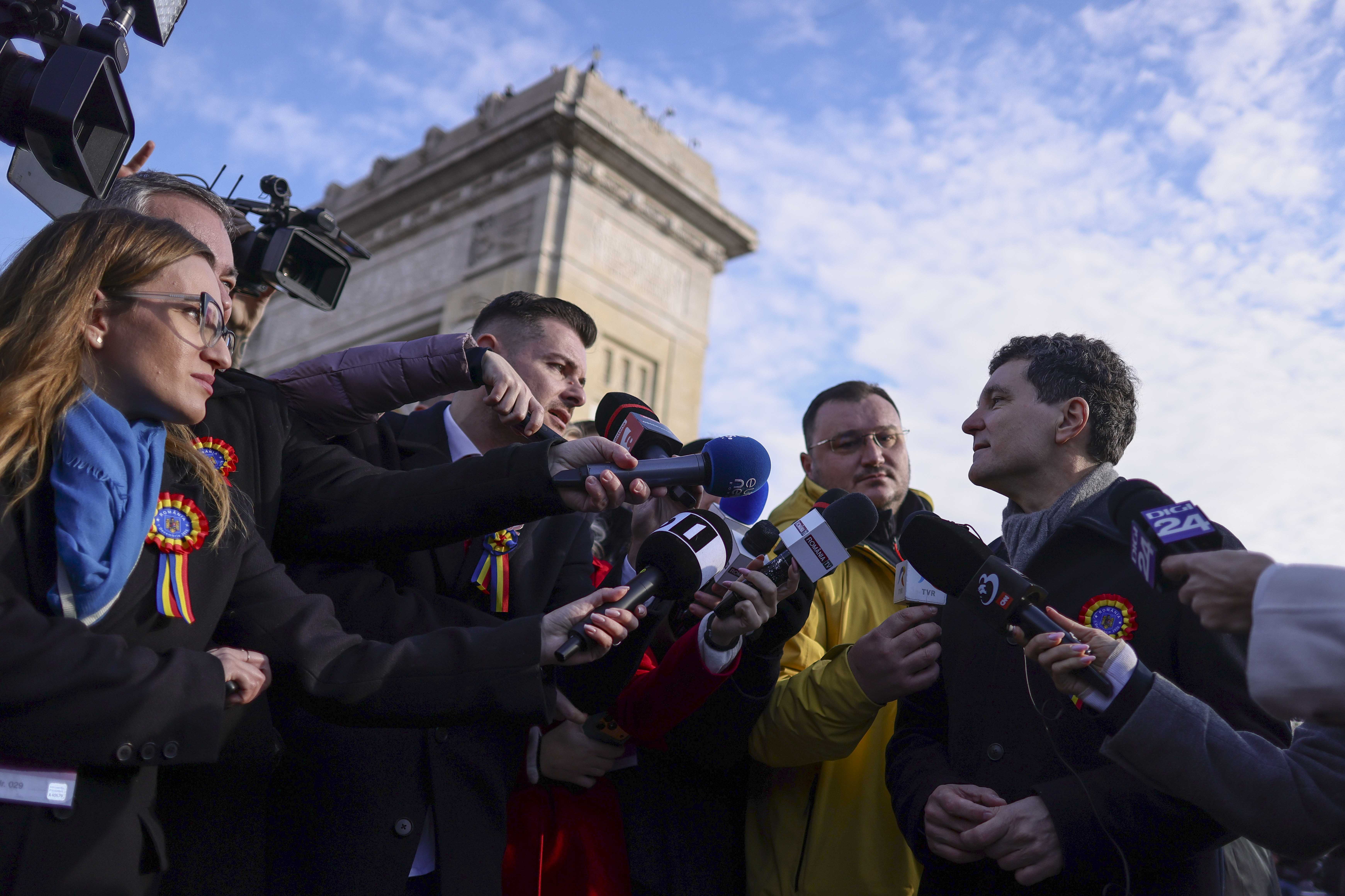 Nicușor Dan, întrebat despre lipsa unui șef la Ministerul Apărării: „Să nu stricăm sărbătoarea națională”