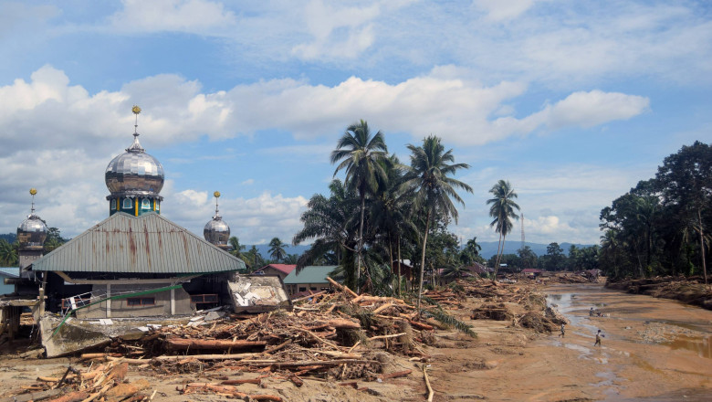 inundatii - indonezia