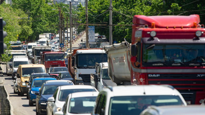 Piața auto din România în 2025: mașinile second-hand accelerează, vânzările de autoturisme noi cresc moderat