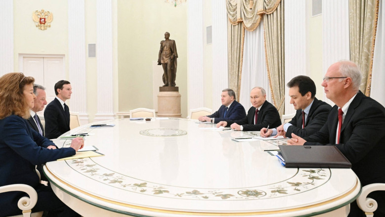 Steve Witkoff și Jared Kushner intenționează să viziteze Moscova pentru o întâlnire cu Vladimir Putin (Bloomberg)