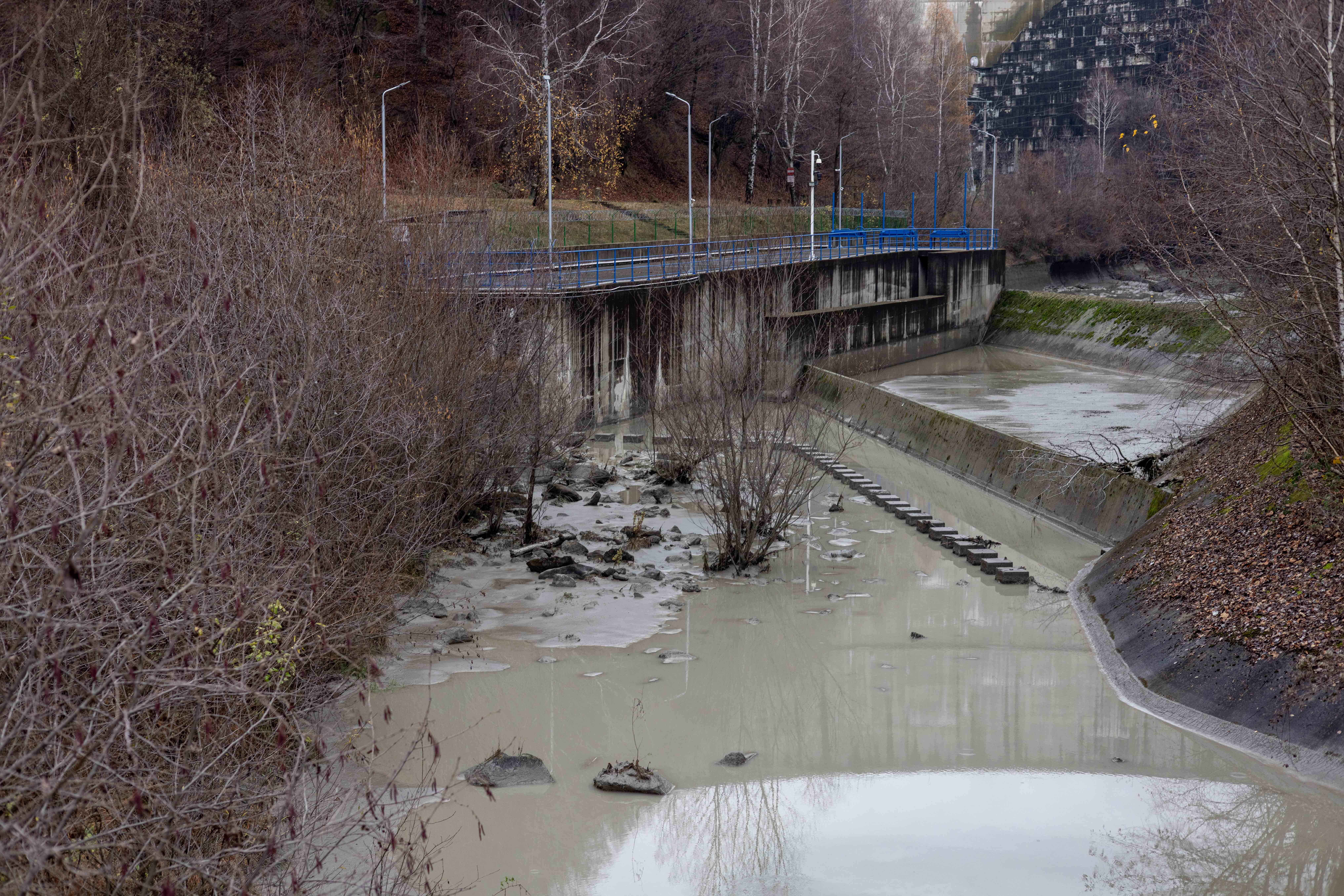 Expert: „Criza de la Paltinu e 100% eroare umană”. Greșelile care au lăsat 12 localități fără apă și au afectat centrala de la Brazi