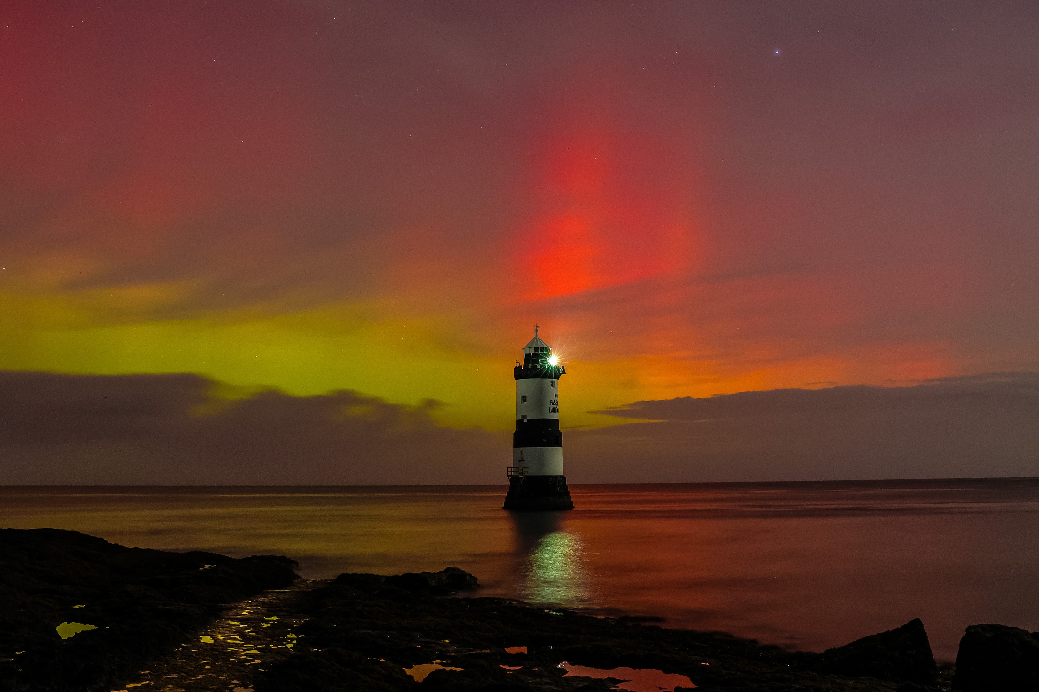 Spectacol pe cer: o explozie solară ar putea aduce aurore boreale în Europa. În ce zone ar fi vizibil fenomenul