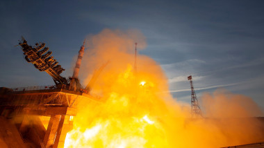 Baikonur , Kazakhstan. 27 November, 2025. The Russian Soyuz MS-28 rocket blasts off from launch pad 31 at the Baikonur Cosmodrome, November 27, 2025, in Baikonur, Kazakhstan. The spaceship is carrying Expedition 74 crew members: NASA astronaut Chris Willi