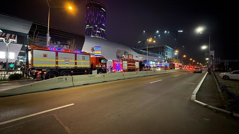 Incendiu la un mall de pe Calea Floreasca din București. Oamenii aflați în interior au fost evacuați