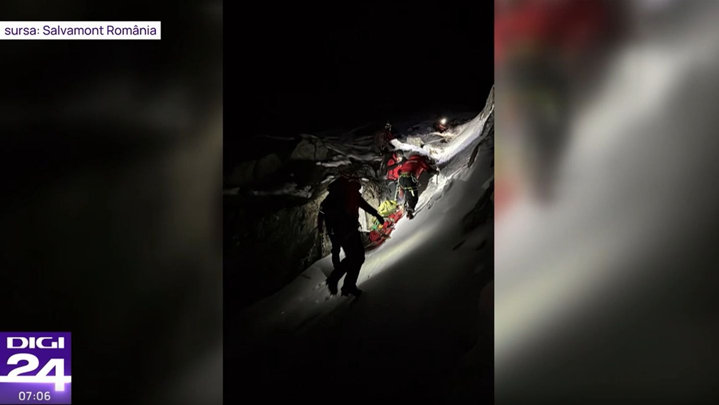 Turist rănit grav, salvat după ce a căzut în Munţii Făgăraş. Salvamontiștii au intervenit pentru a salva 12 oameni în 24 de ore