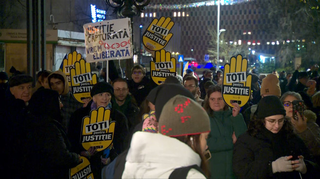 FED PROTEST CAMERA MOBILA 141225 R5_35808