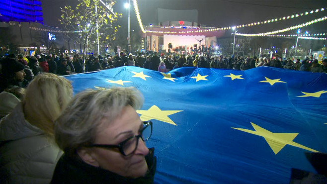 N23 PROTEST MOMENT STEAG RO SI EU DE JOS PIATA VICTORIEI VO 141225_00000