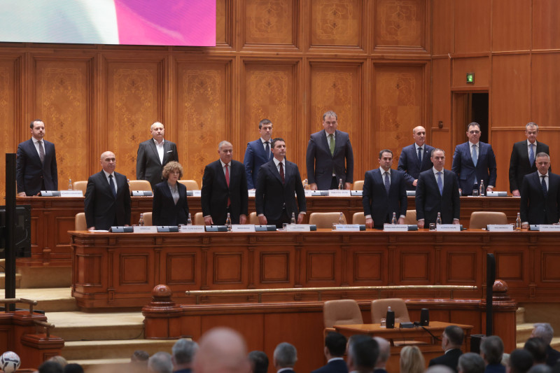 GUVERN MINISTRI BOLOJAN PARLAMENT MOTIUNE