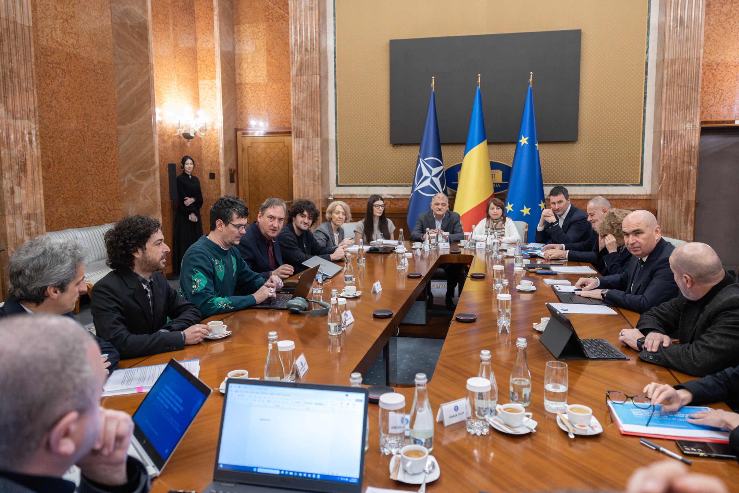 Consultări la Palatul Victoria pe legea drepturilor de autor. Artiștii resping licențierea individuală propusă de Ministerul Culturii