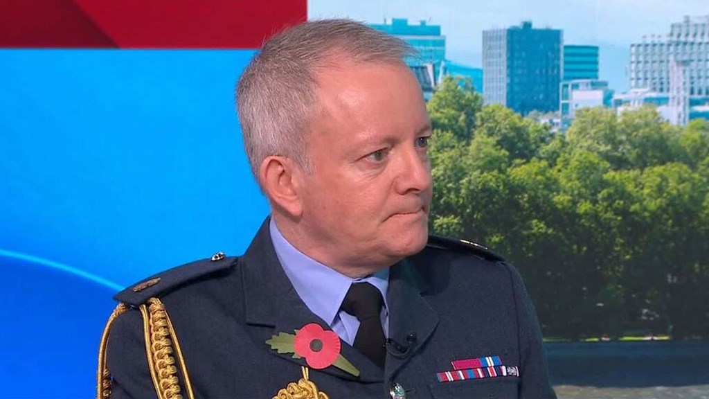 „Fiii și fiicele Marii Britanii trebuie să fie pregătiți să lupte”, spune șeful forțelor armate. „Amenințarea rusă e în creștere”