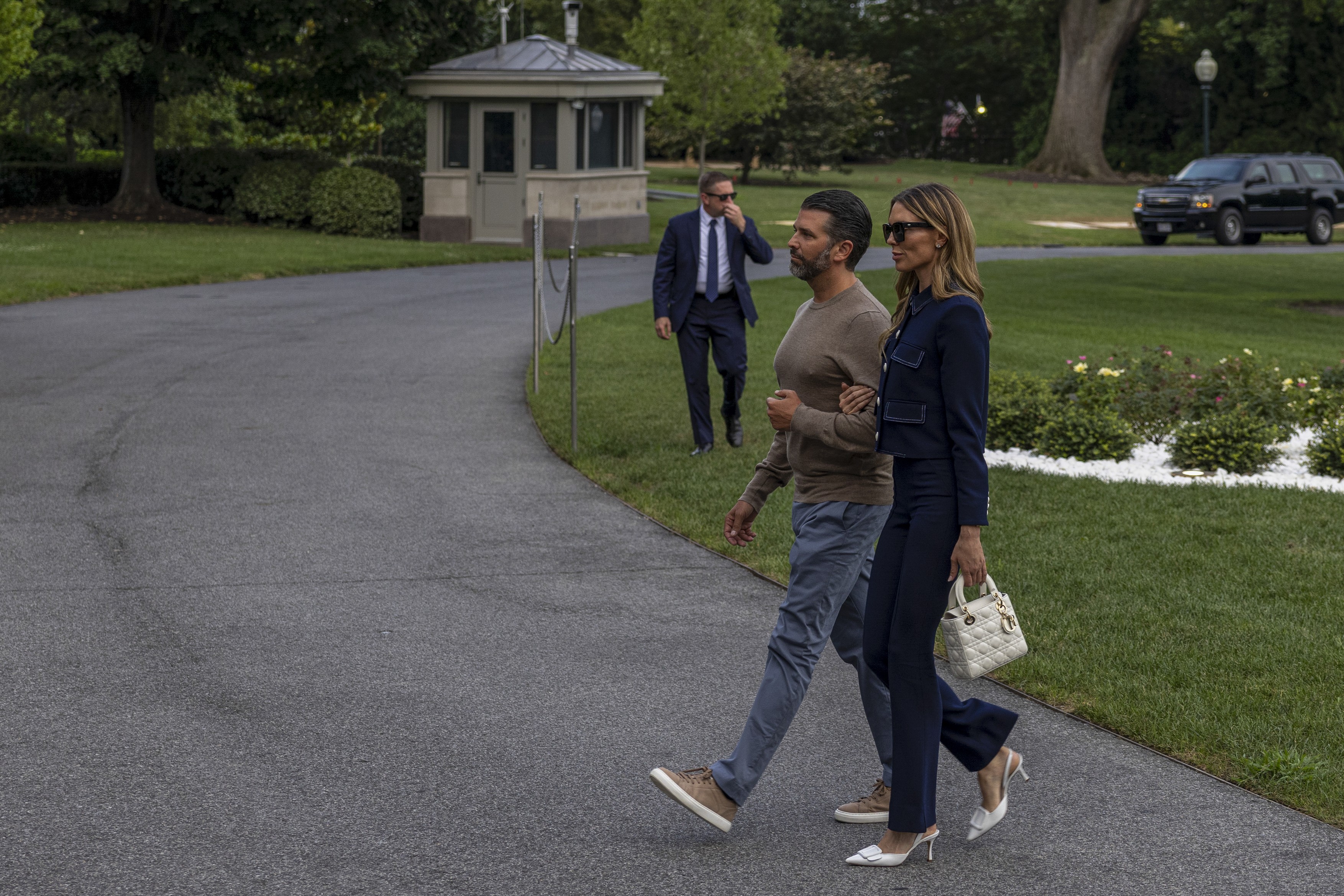 Donald Trump Jr., fiul cel mare al președintelui SUA, s-a logodit. Cine îi este parteneră și ce legături are aceasta cu lumea mondenă