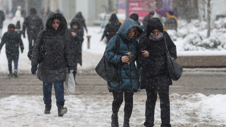 Vremea se schimbă radical de Crăciun: temperaturile scad la minime negative. Ce spun meteorologii despre precipitații