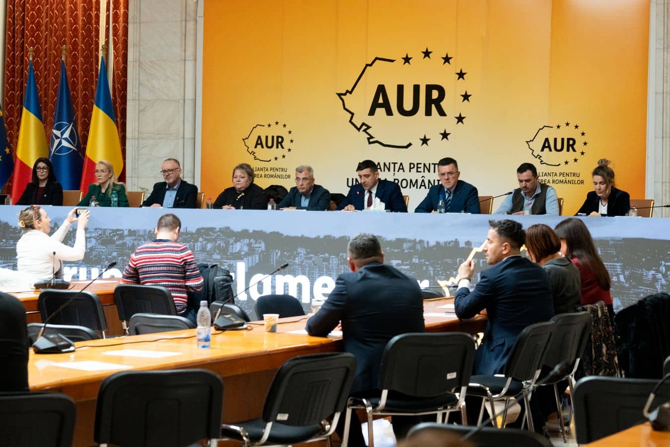 Decalogul lui Simion. AUR a lansat manifestul politic „Opoziţie totală – opoziţie naţională” împotriva Guvernului Bolojan