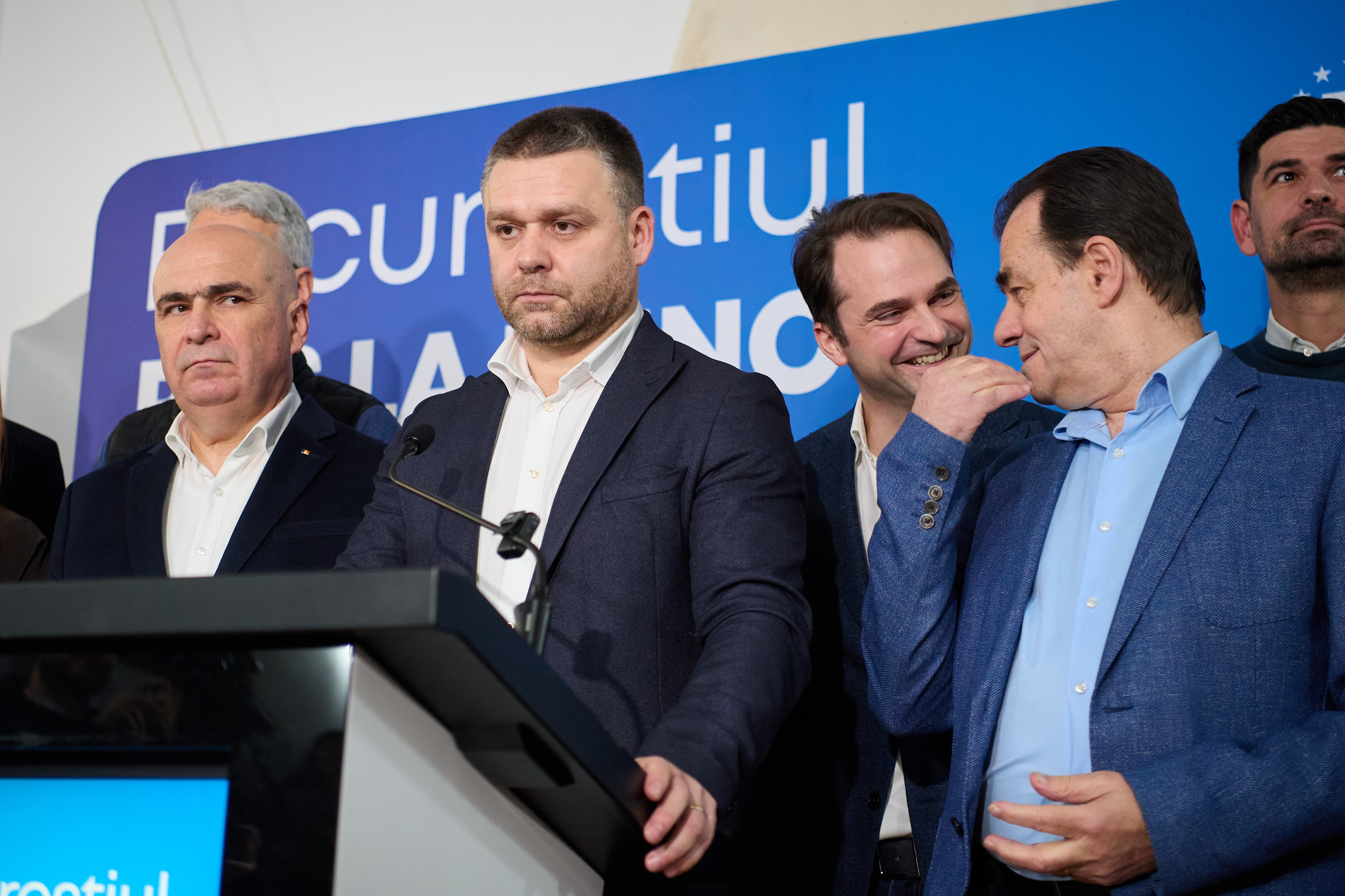 Bolojan: „Realitatea politică ne obligă să luăm în calcul blocuri mai mari”. Ce spune despre intrarea lui Orban și Pîslaru în PNL
