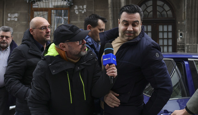 Înregistrări ambientale cu fostul ministru Răzvan Cuc. Este surprins momentul în care se discuta mita destinată șefului RAR