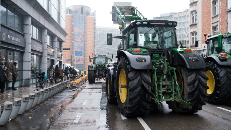 Haos la Bruxelles. Circa 10.000 de fermieri, inclusiv români, protestează împotriva acordului comercial cu Mercosur