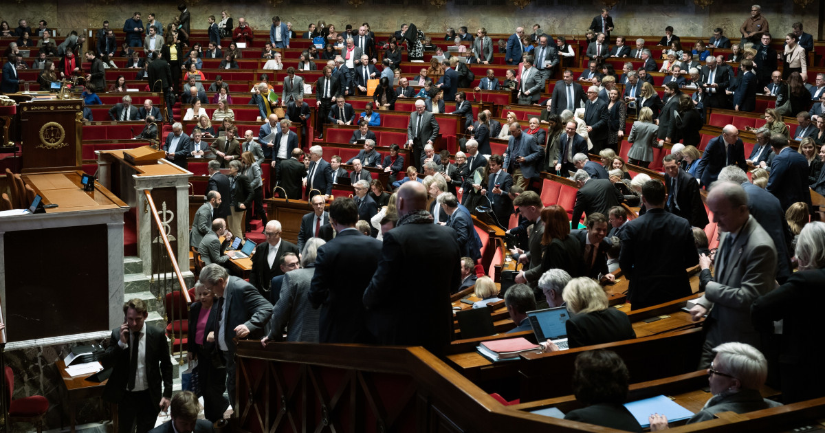 Parlamentul francez reabilitează femeile condamnate pentru avort