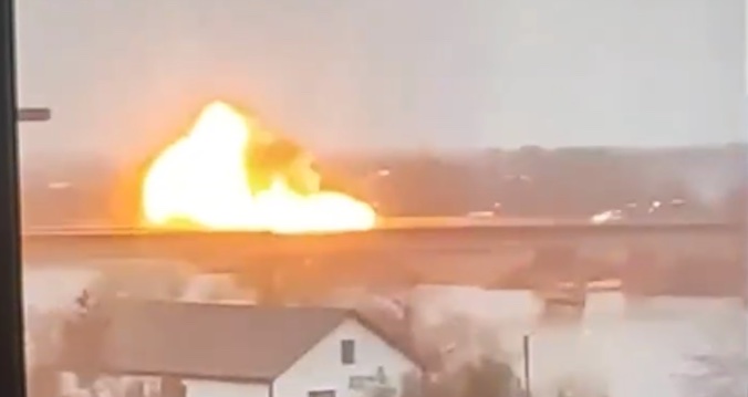 Un pod ucrainean din apropierea R. Moldova, lovit de drone rusești. Două puncte de trecere a frontierei au fost închise