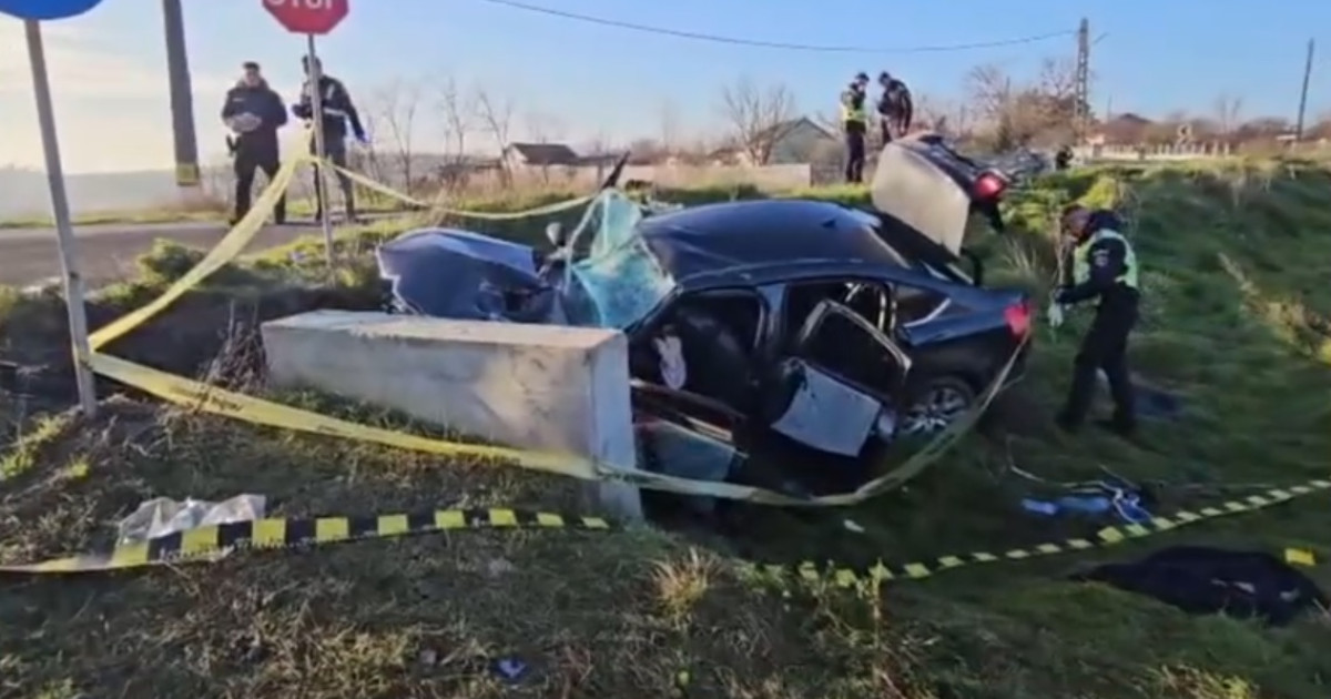 Constanța: O mașină cu migranți s-a prăbușit în încercarea de a scăpa de poliție Constanța: O mașină cu migranți s-a prăbușit în încercarea de a scăpa de poliție