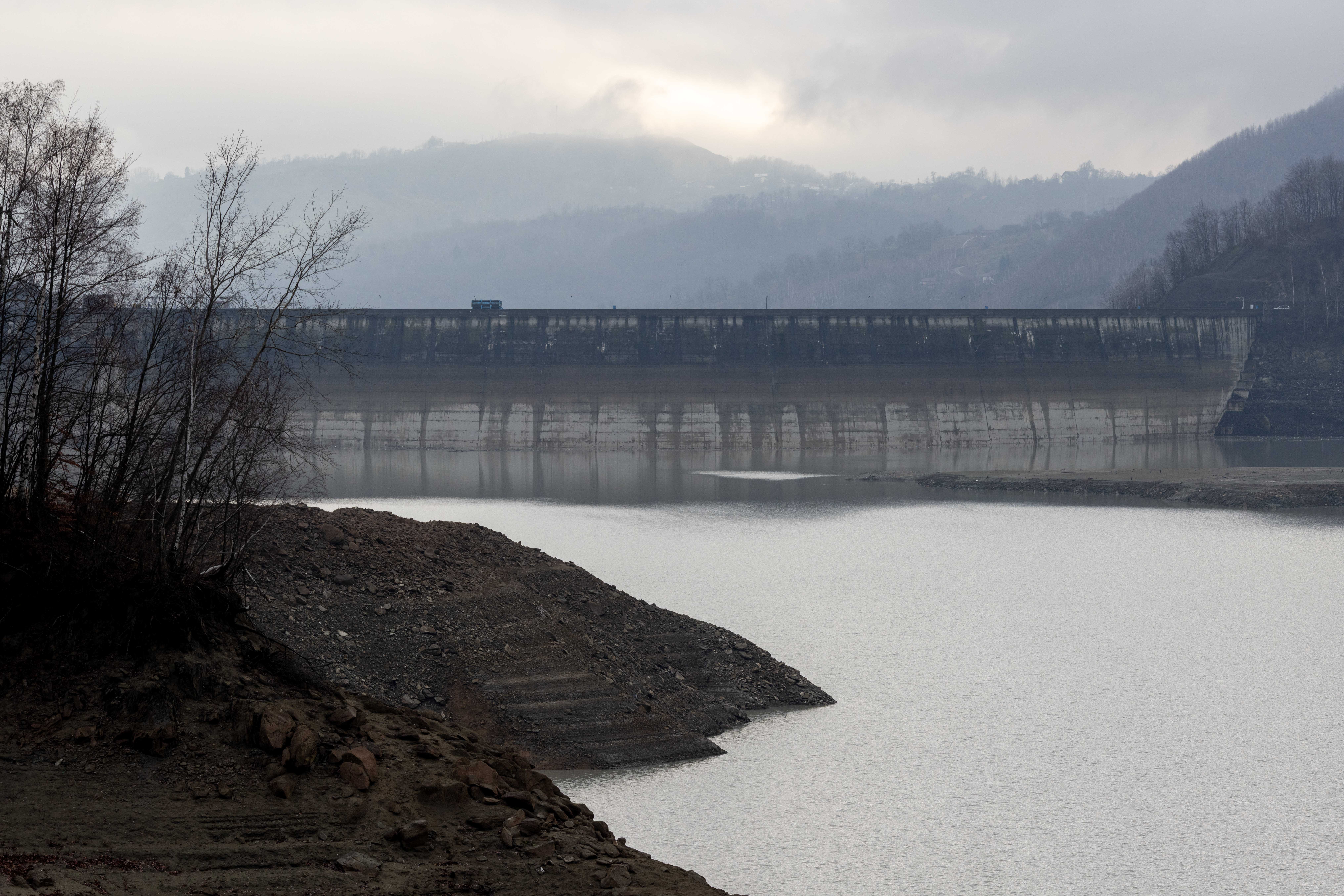 Apele Române anunță lucrări urgente la Bazinul de Apă Curată Voila, sursă de rezervă vitală în Prahova
