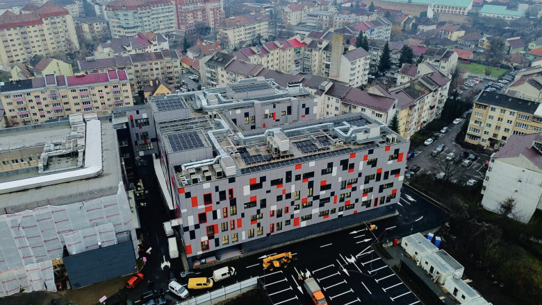Ministrul Sănătăţii: Primul corp nou de spital judeţean construit în România după 1989 este finalizat prin PNRR, la Bistriţa