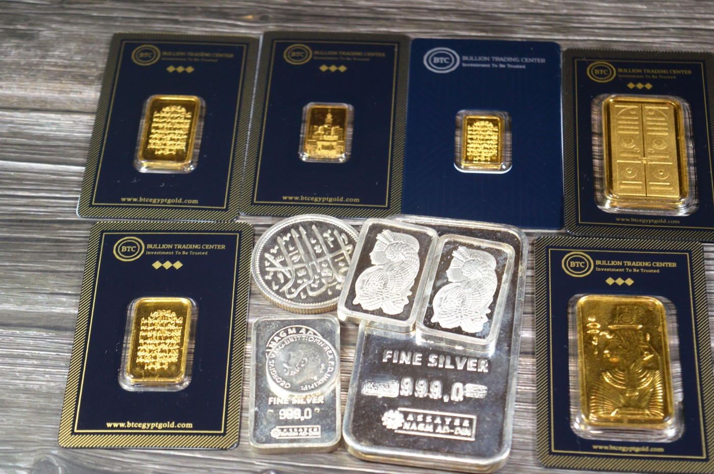 După aur, și prețul argintului atinge un nivel record. De ce s-au scumpit metalele prețioase