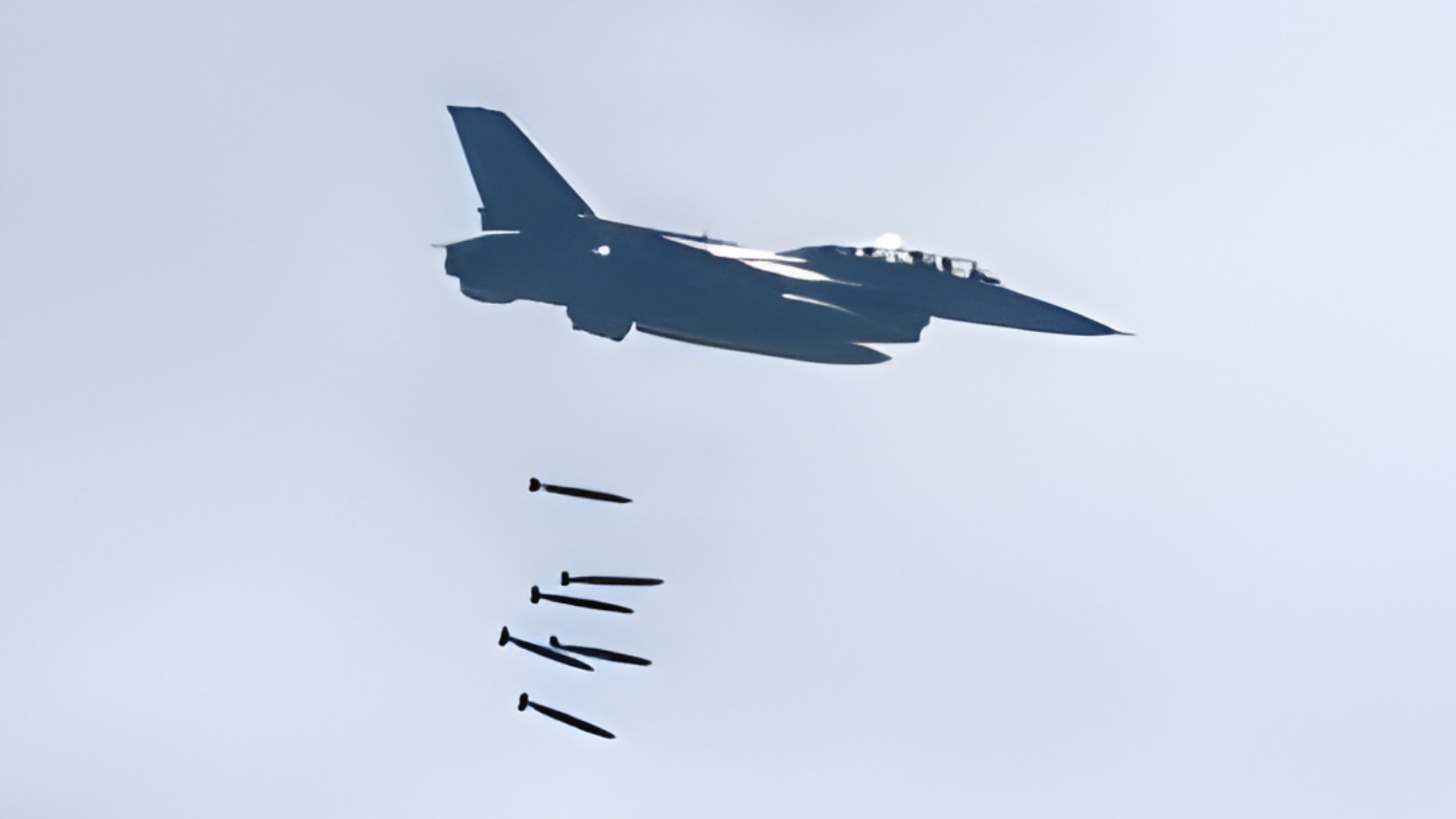 Thailanda a atacat Cambodgia cu avioane de vânătoare. F-16 au bombardat sate de la frontieră